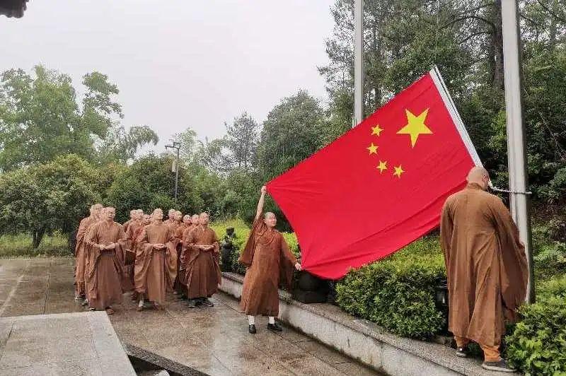 纪录电影《风吹过的村庄》在甘肃杀青