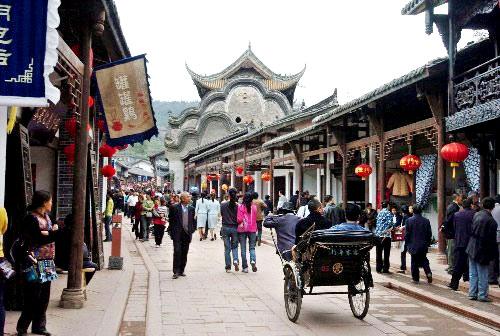 “大陆第一美女”,嫁大16岁名导,婚后活成无数人羡慕的江湖人