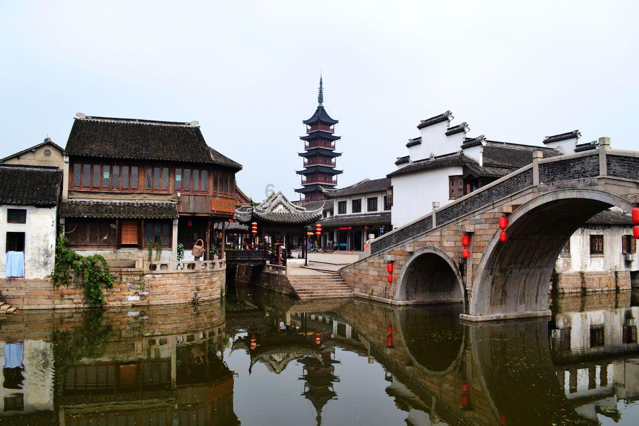 “老债王”格罗斯:美股看起来过度膨胀 美国经济面临严重衰退