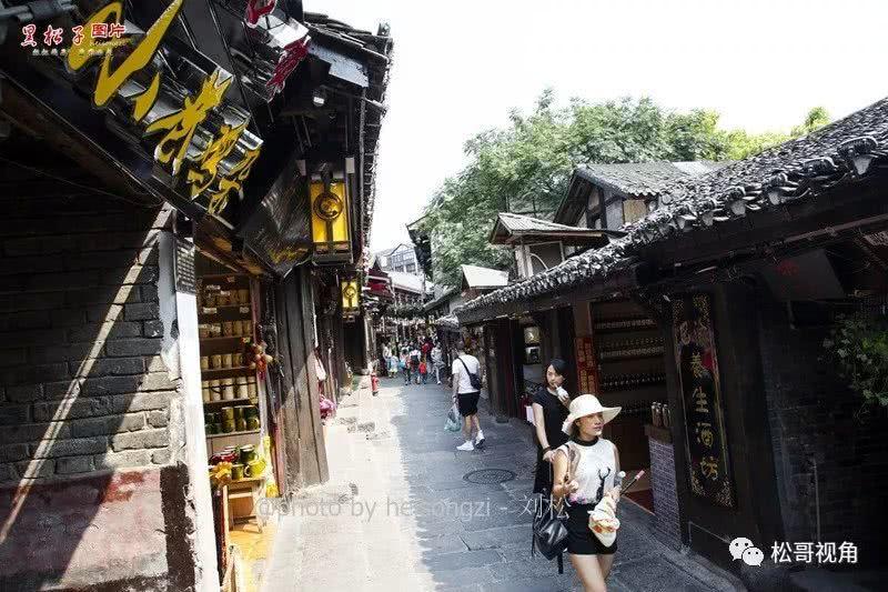 在家庭中，男人赚钱与女人持家该平分吗？