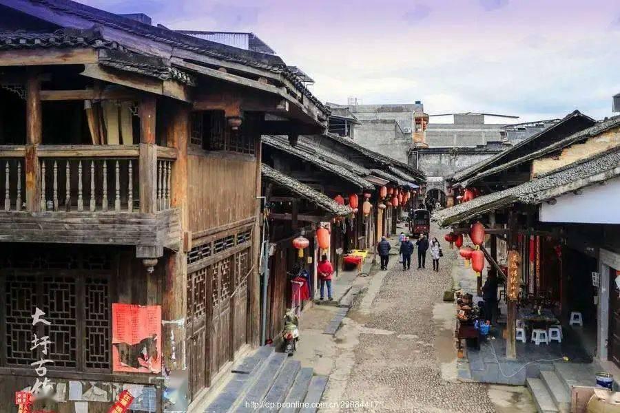 房屋漏水引纠纷 法院调解促和谐