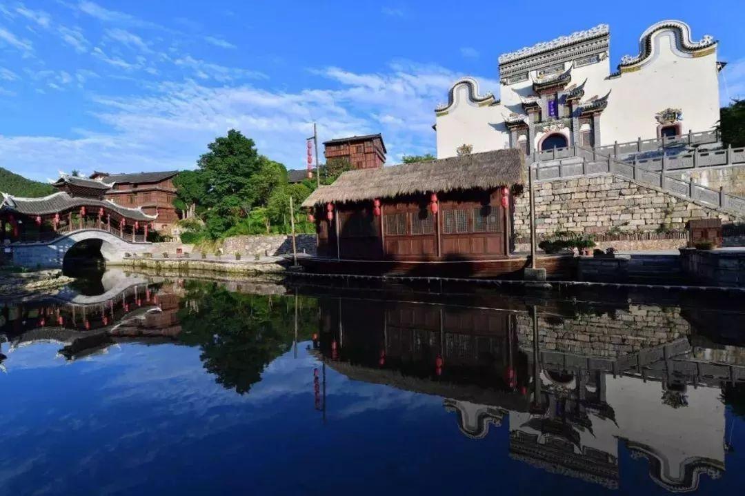 为稳楼市!重庆再次出手调整房产税政策,“豪宅”税负大减:税率统一降至0.5%,免税面积增长80%
